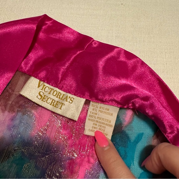 Vintage Gold Label Victorias Secret Robe - Picture 5 of 8